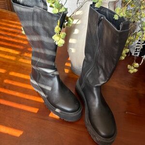 Black chunky boots mid calf 9 NWB side zipper Moto bikercore platform shoes EUC